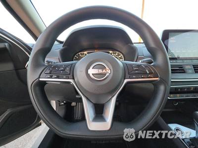 2025 Nissan Altima SV - zdjęcie 10 z 22 - miniatura
