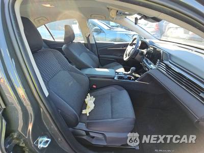 2026 Toyota Camry LE - zdjęcie 8 z 25 - miniatura