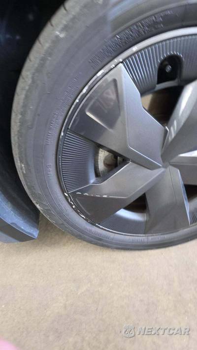 2025 Toyota Prius LE - zdjęcie 23 z 42 - miniatura