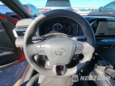 2026 Toyota Camry Nightshade - zdjęcie 10 z 33 - miniatura