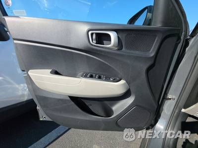 2025 Hyundai Venue SEL - zdjęcie 9 z 26 - miniatura