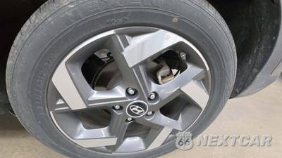 2025 Hyundai Venue SEL - zdjęcie 26 z 36 - miniatura