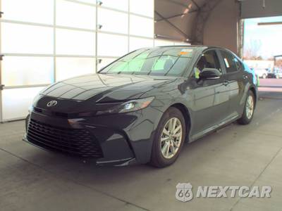 2025 Toyota Camry LE - zdjęcie 1 z 32 - miniatura