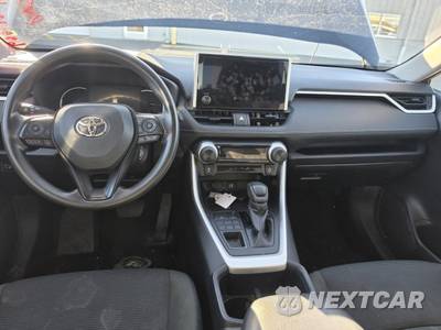 2025 Toyota RAV4 LE - zdjęcie 6 z 25 - miniatura