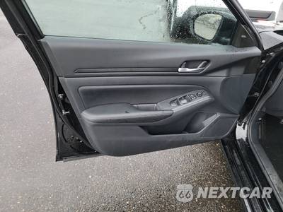 2025 Nissan Altima SV - zdjęcie 9 z 26 - miniatura