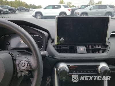 2025 Toyota RAV4 LE - zdjęcie 11 z 27 - miniatura