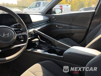 2025 Hyundai Elantra SEL Convenience - zdjęcie 11 z 35 - miniatura