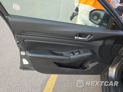 2025 Nissan Altima SV - zdjęcie 9 z 21 - miniatura