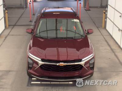 2025 Chevrolet Trax LT - zdjęcie 2 z 32 - miniatura