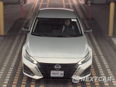 2025 Nissan Altima SV - zdjęcie 2 z 20 - miniatura