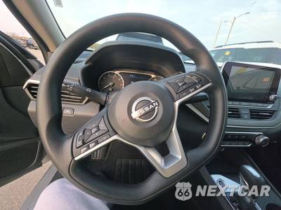 2025 Nissan Altima SV - zdjęcie 10 z 20 - miniatura