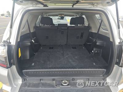 2022 Toyota 4Runner SR5 - zdjęcie 16 z 21 - miniatura