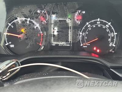 2022 Toyota 4Runner SR5 - zdjęcie 12 z 21 - miniatura
