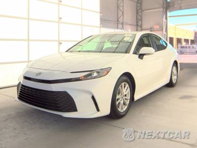 2025 Toyota Camry LE - zdjęcie 1 z 30 - miniatura