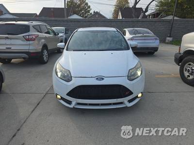 2014 Ford Focus ST Hatchback - zdjęcie 2 z 22 - miniatura