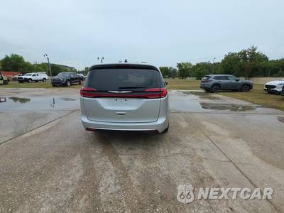 2024 Chrysler Pacifica Touring L 121.6" WB - zdjęcie 5 z 13 - miniatura