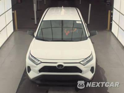 2025 Toyota RAV4 LE - zdjęcie 2 z 23 - miniatura