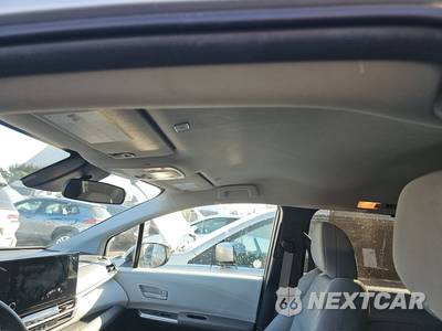 2025 Toyota Sienna LE 8-Passenger 120.5" WB - zdjęcie 18 z 27 - miniatura