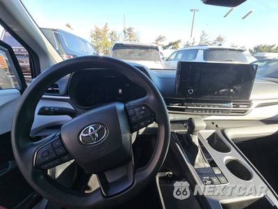 2025 Toyota Sienna LE 8-Passenger 120.5" WB - zdjęcie 11 z 27 - miniatura