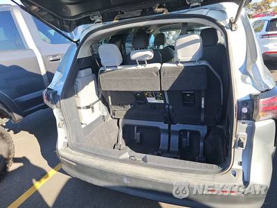 2025 Toyota Sienna LE 8-Passenger 120.5" WB - zdjęcie 17 z 27 - miniatura