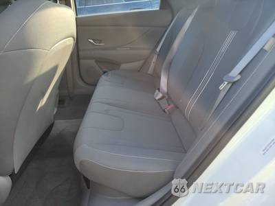 2026 Hyundai Elantra Hybrid Blue - zdjęcie 13 z 27 - miniatura