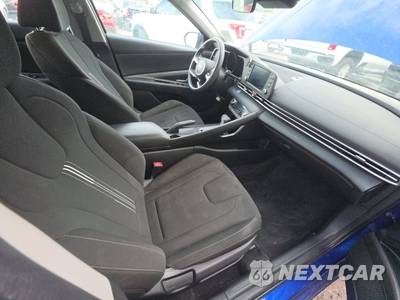 2022 Hyundai Elantra SEL - zdjęcie 8 z 22 - miniatura