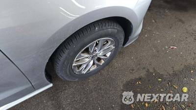 2025 Toyota Sienna LE 8-Passenger 120.5" WB - zdjęcie 21 z 33 - miniatura