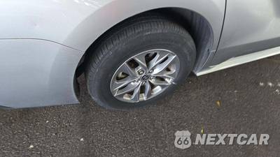 2025 Toyota Sienna LE 8-Passenger 120.5" WB - zdjęcie 24 z 33 - miniatura