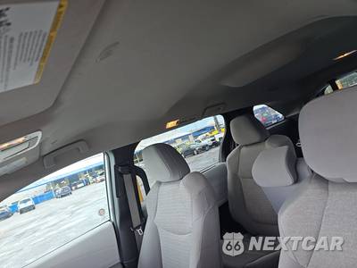 2025 Toyota Sienna LE 8-Passenger 120.5" WB - zdjęcie 19 z 33 - miniatura