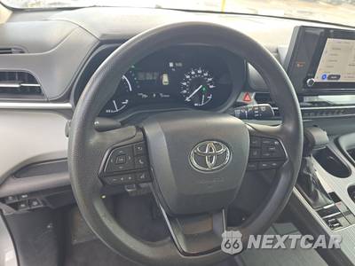 2025 Toyota Sienna LE 8-Passenger 120.5" WB - zdjęcie 10 z 33 - miniatura