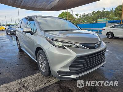 2025 Toyota Sienna LE 8-Passenger 120.5" WB - zdjęcie 3 z 33 - miniatura