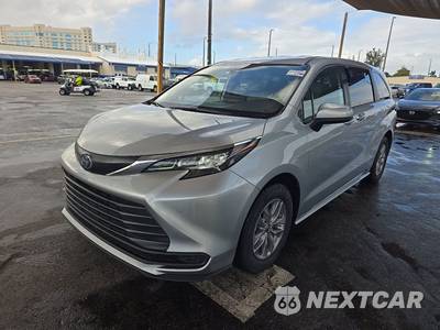 2025 Toyota Sienna LE 8-Passenger 120.5" WB - zdjęcie 1 z 33 - miniatura