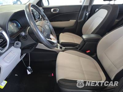2025 Hyundai Venue SEL - zdjęcie 7 z 33 - miniatura