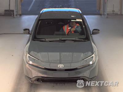 2026 Toyota Prius LE - zdjęcie 2 z 29 - miniatura