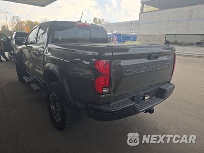 2024 Chevrolet Colorado ZR2 Crew Cab Short Bed 4ZR - zdjęcie 6 z 23 - miniatura