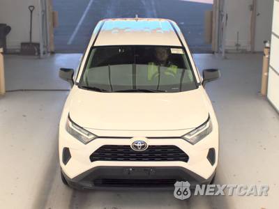 2025 Toyota RAV4 LE - zdjęcie 2 z 26 - miniatura