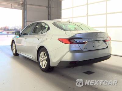 2026 Toyota Camry LE - zdjęcie 6 z 27 - miniatura