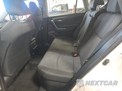 2025 Toyota RAV4 Hybrid XLE - zdjęcie 13 z 28 - miniatura