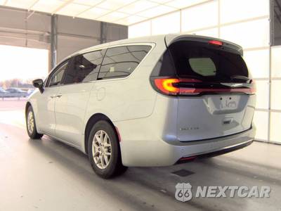 2024 Chrysler Pacifica Touring L 121.6" WB - zdjęcie 6 z 31 - miniatura