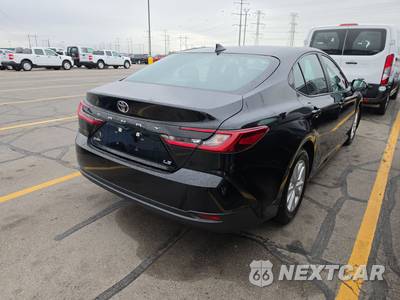 2025 Toyota Camry LE - zdjęcie 4 z 32 - miniatura