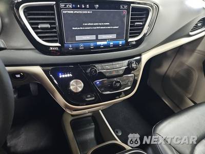 2024 Chrysler Pacifica Touring L 121.6" WB - zdjęcie 11 z 31 - miniatura