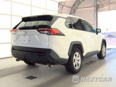 2025 Toyota RAV4 LE - zdjęcie 4 z 31 - miniatura
