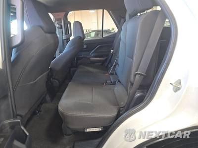 2025 Toyota 4Runner SR5 - zdjęcie 13 z 29 - miniatura