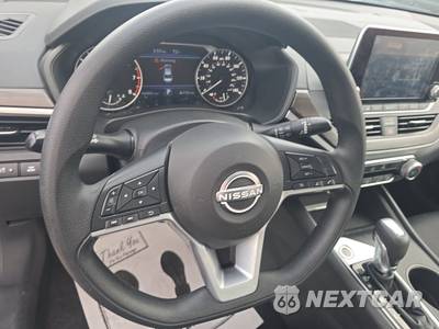 2025 Nissan Altima SV - zdjęcie 10 z 28 - miniatura