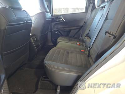 2025 Mitsubishi Outlander SE - zdjęcie 13 z 36 - miniatura