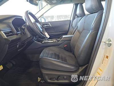 2025 Mitsubishi Outlander SE - zdjęcie 7 z 36 - miniatura