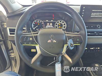 2025 Mitsubishi Outlander SE - zdjęcie 10 z 36 - miniatura