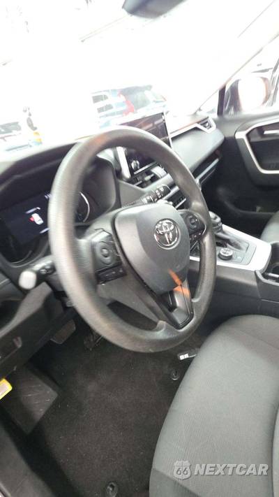 2025 Toyota RAV4 Hybrid XLE - zdjęcie 29 z 36 - miniatura