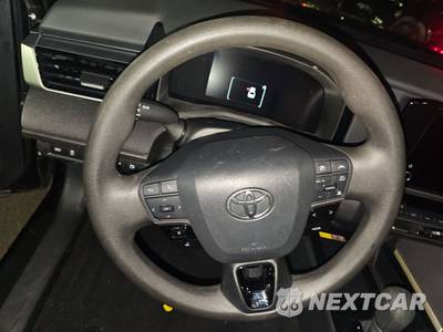 2026 Toyota Camry LE - zdjęcie 10 z 29 - miniatura