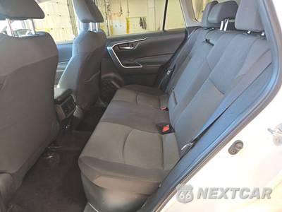 2025 Toyota RAV4 Hybrid XLE - zdjęcie 13 z 34 - miniatura